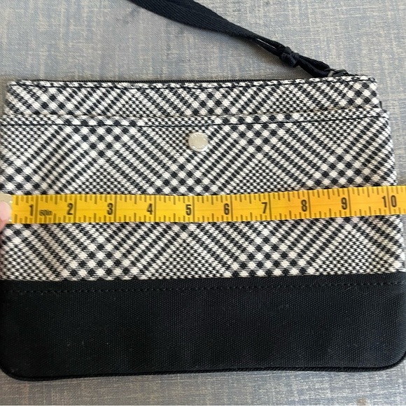 Lands’ End Black and White Houndstooth Wristlet Clutch Zipper Button accent EUC - Picture 6 of 10